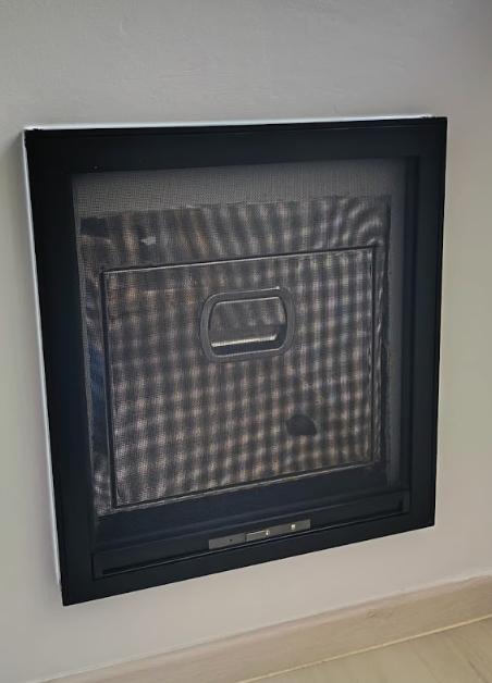 Bathroom Mesh & Rubbish Chute – BLINDNET